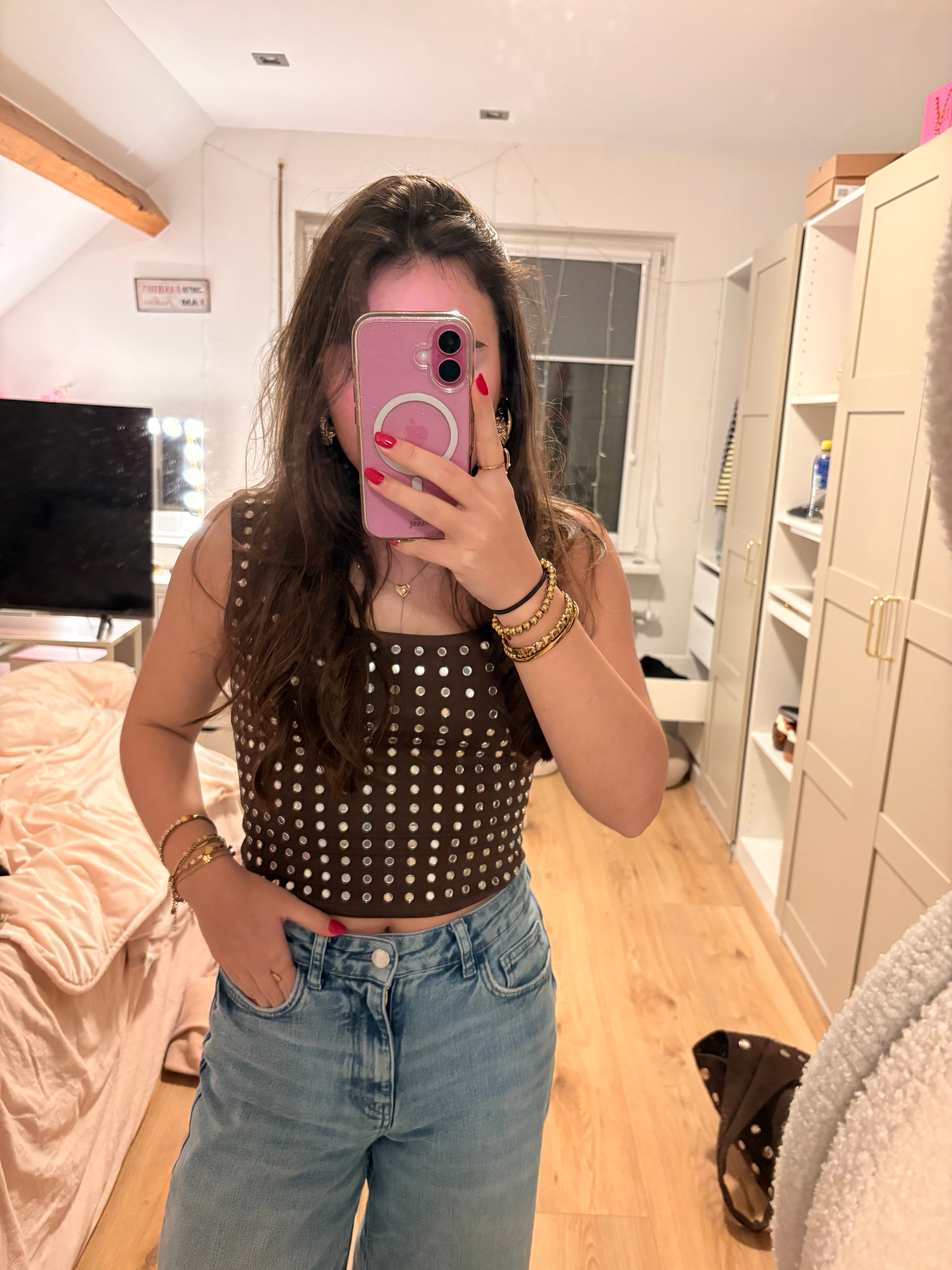 Studs top bruin