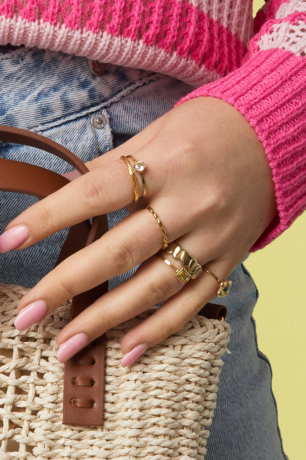 Ringen van roestvrij staal met edelstenen, bloemmotief, eenvoudige dagelijkse sieradenserie voor dames.